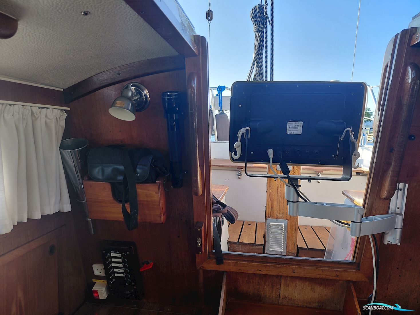 Great Dane 28, Mac2