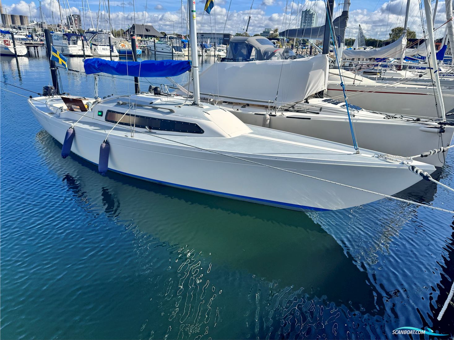 H-Båt Sailingboat 1980, with Tohatsu engine, Sweden