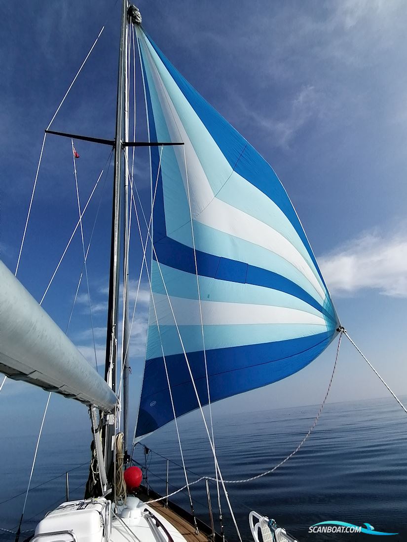 Hallberg-Rassy 33 Mistral