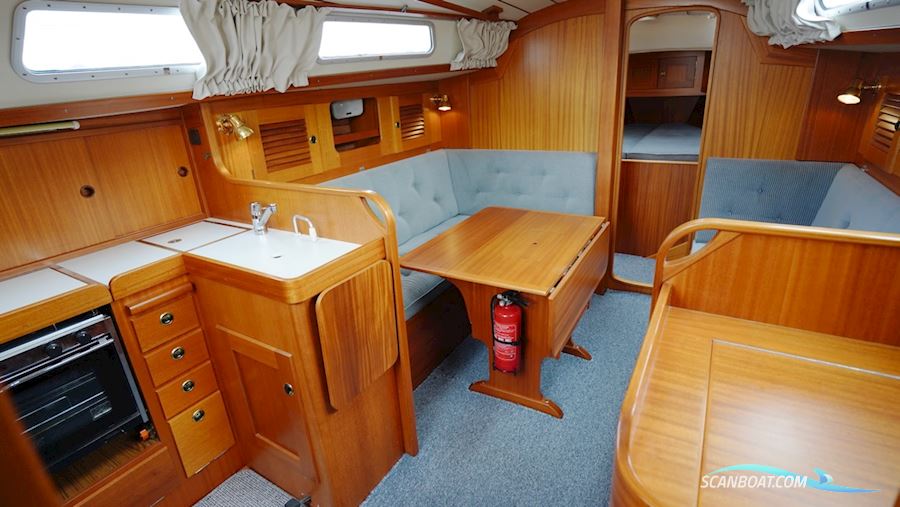 Hallberg-Rassy 34