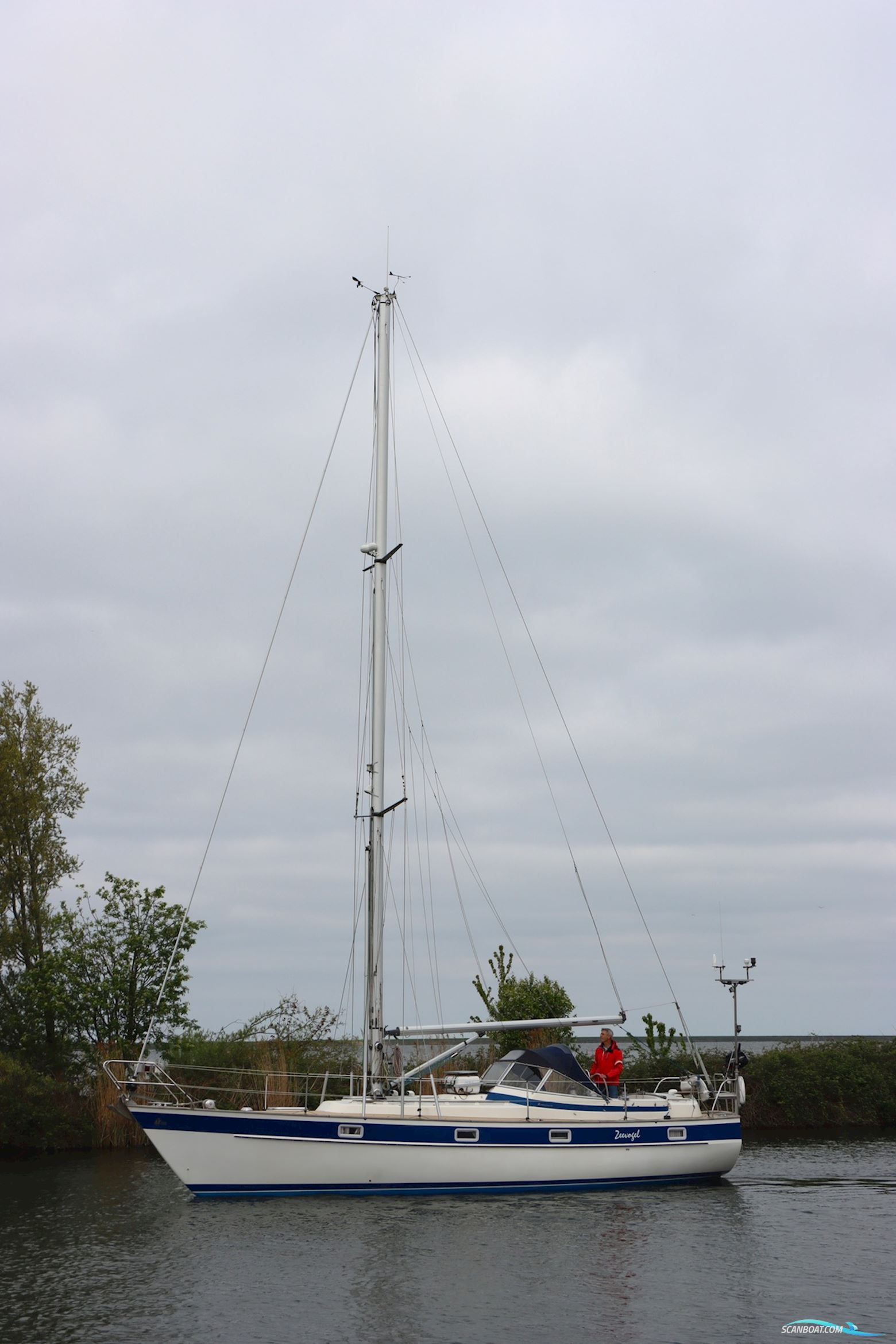 Hallberg Rassy 352