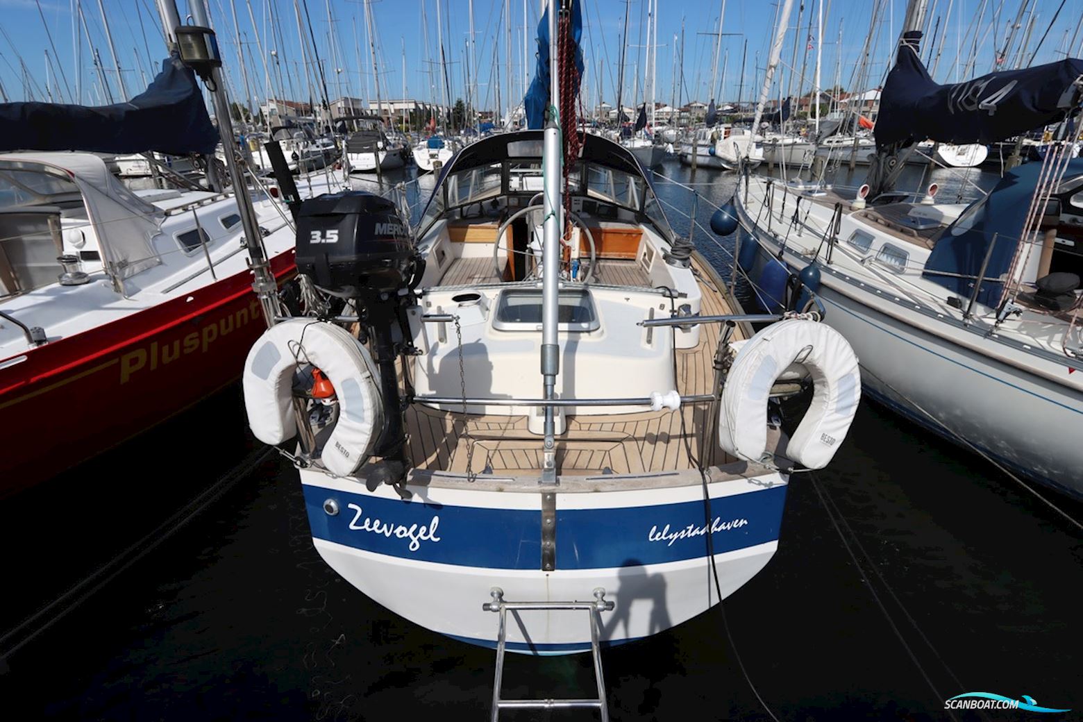 Hallberg Rassy 352