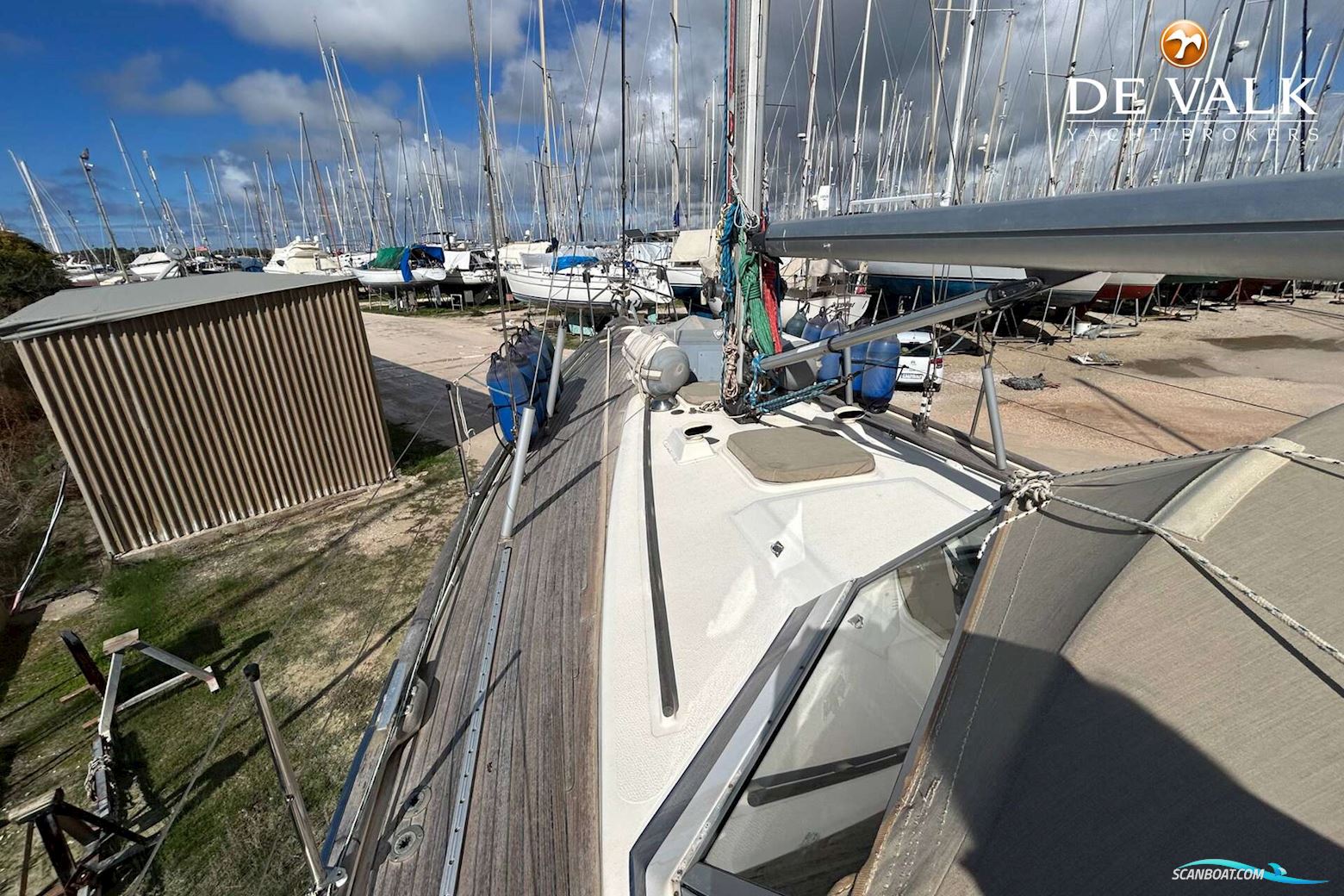 Hallberg Rassy 352