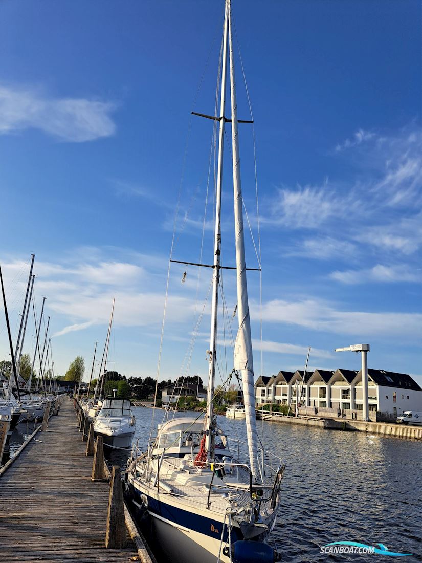 Hallberg-Rassy 352
