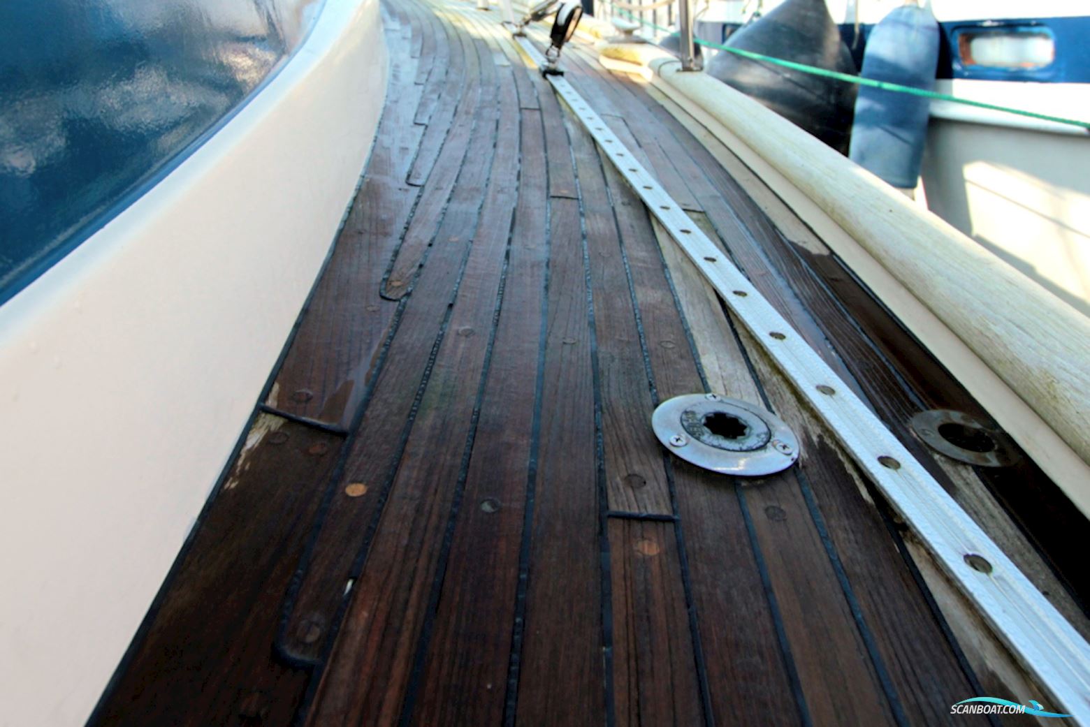 Hallberg Rassy 352
