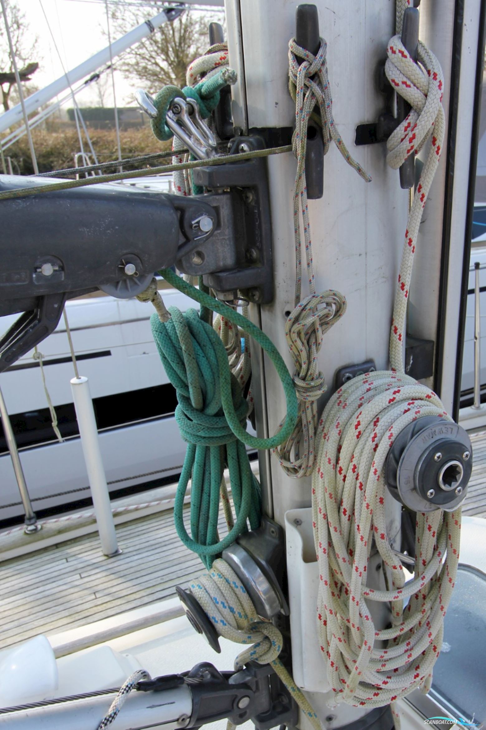 Hallberg Rassy 352