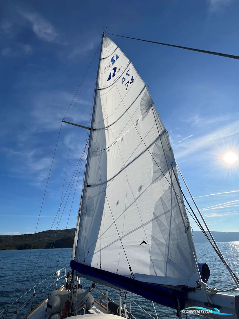 Hallberg-Rassy 352