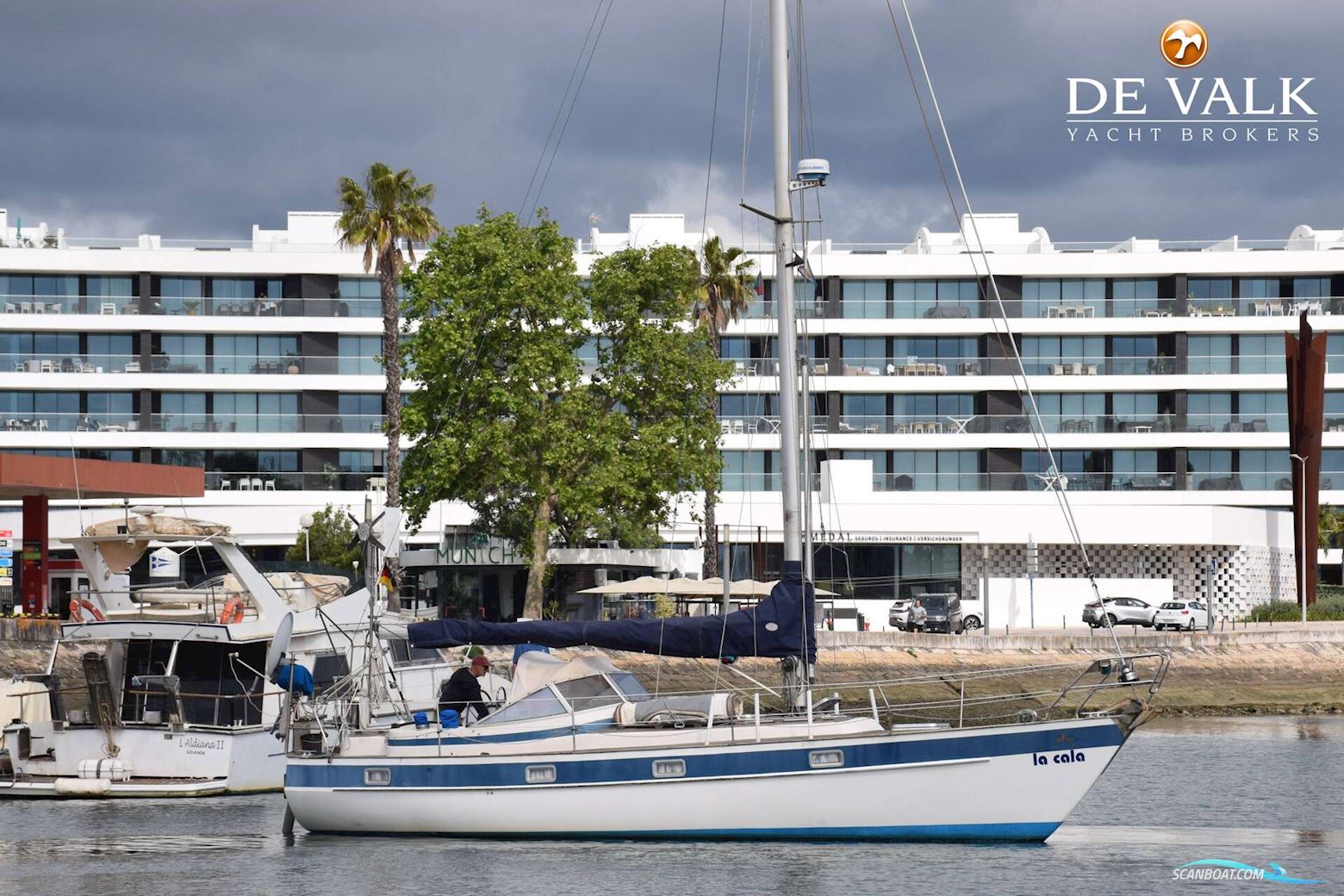 Hallberg Rassy 352