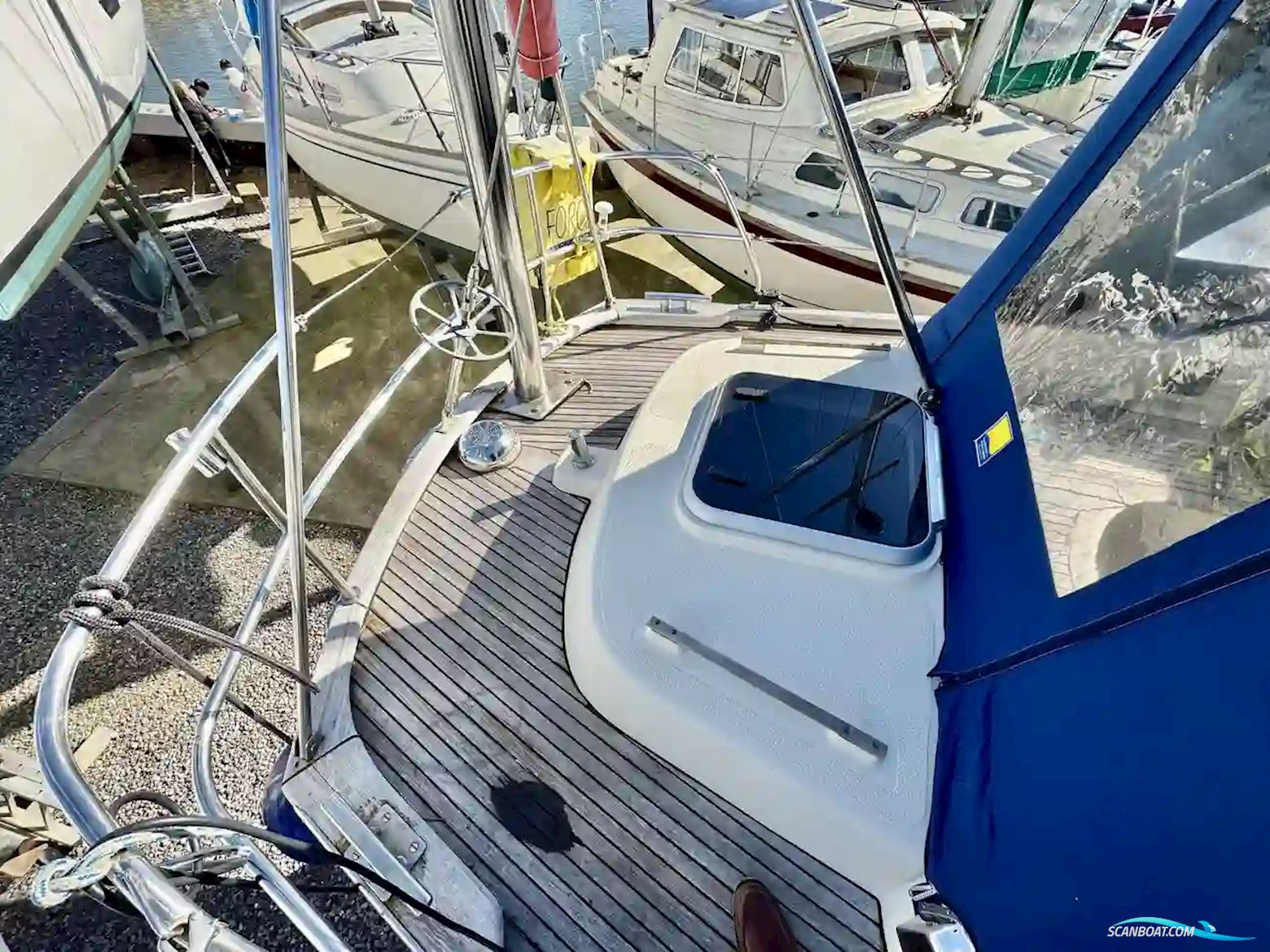 Hallberg-rassy 352