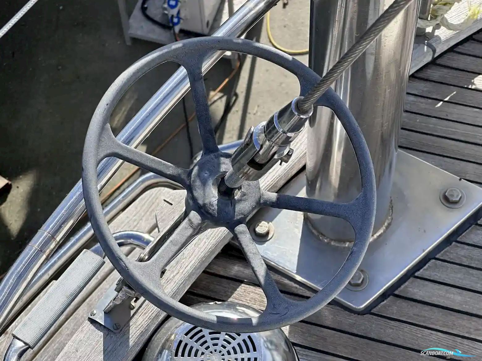 Hallberg-rassy 352