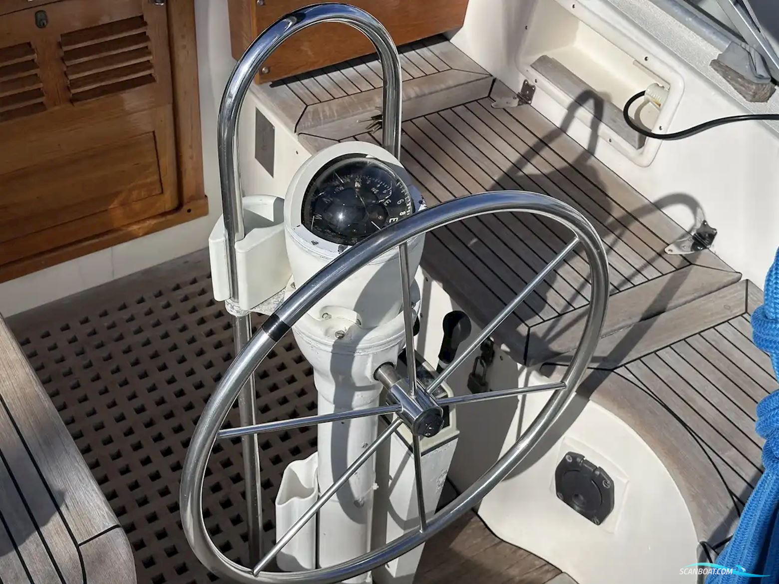 Hallberg-rassy 352