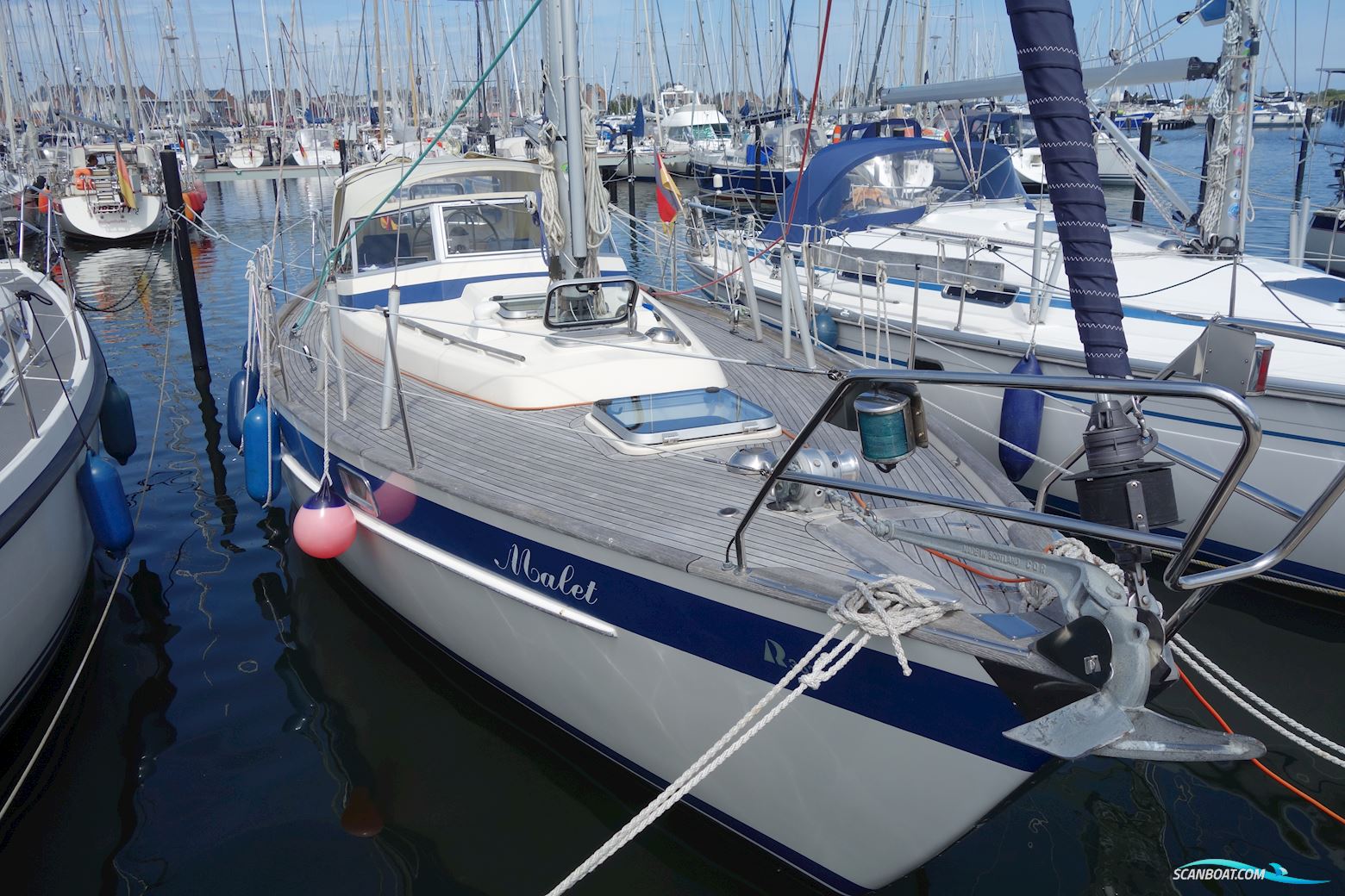 Hallberg-Rassy 352