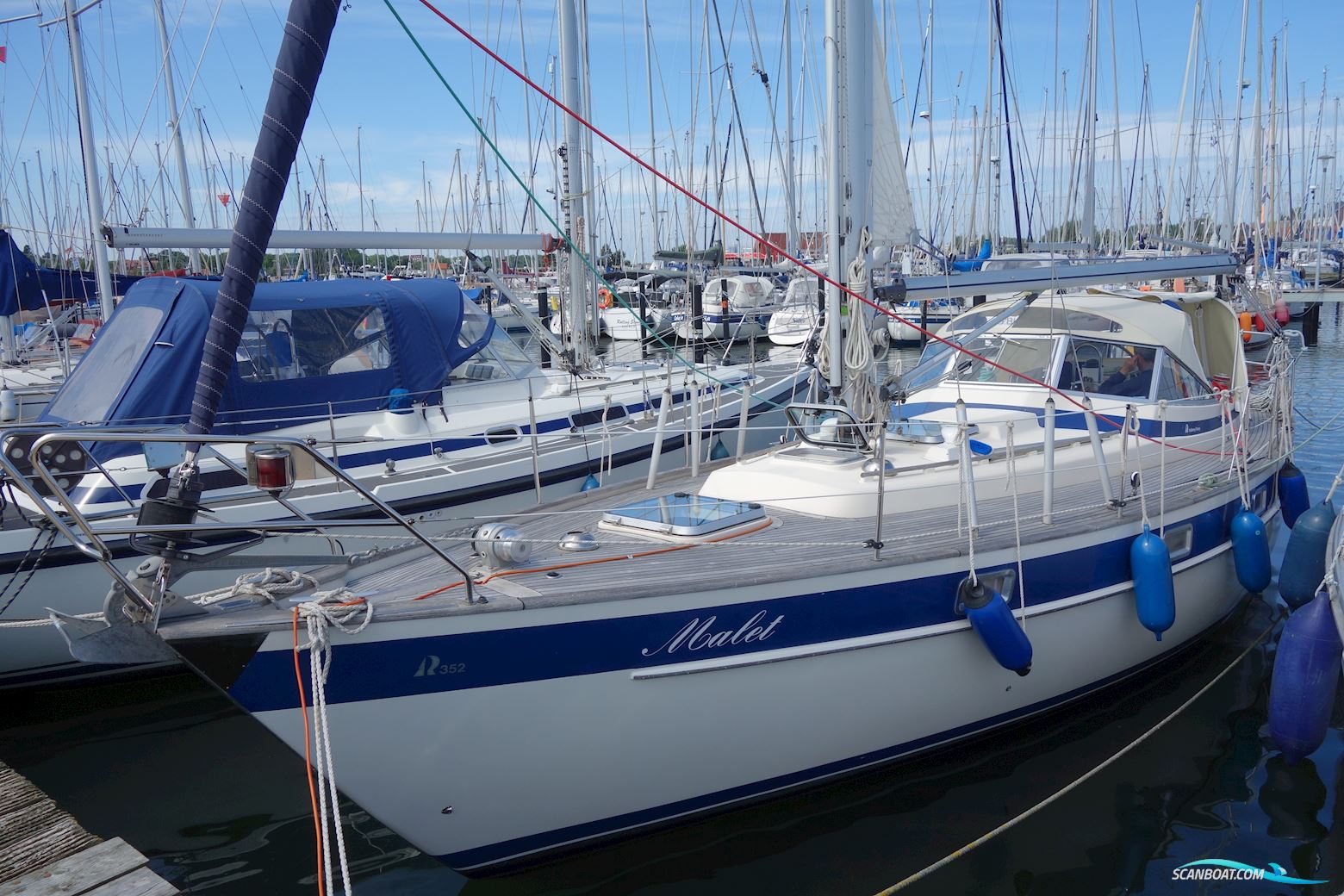 Hallberg-Rassy 352