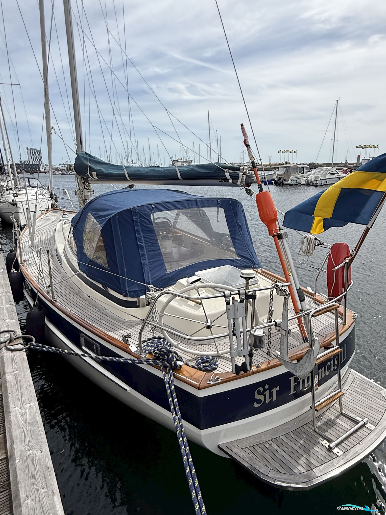 Hallberg-Rassy 352