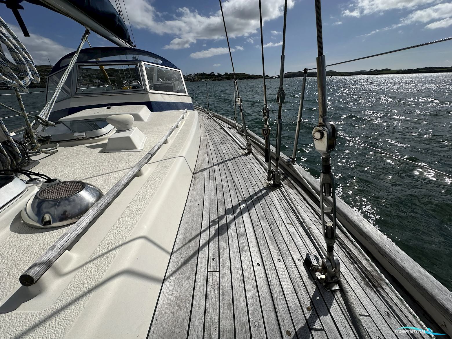 Hallberg-Rassy 352