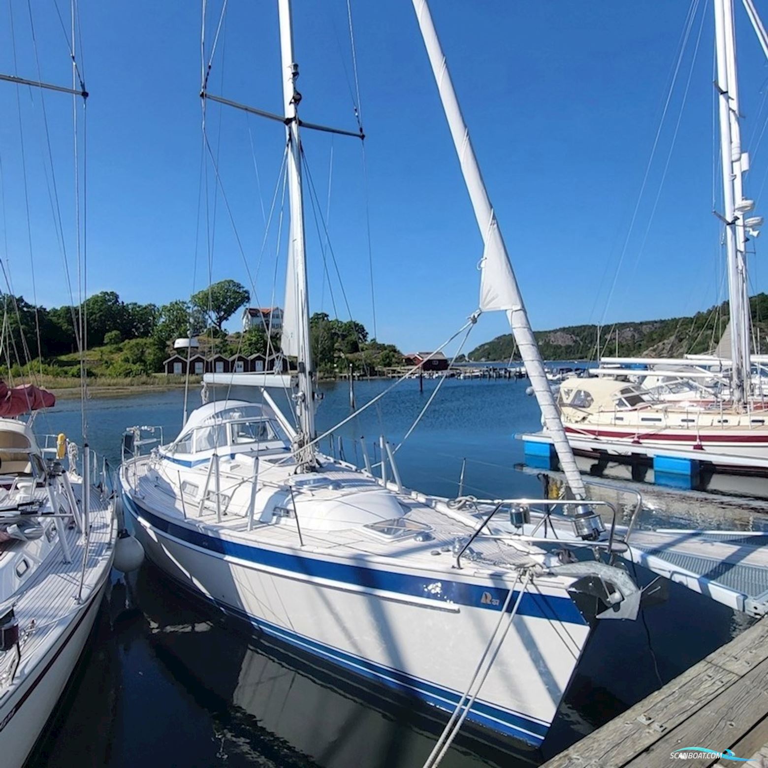 Hallberg-Rassy 37