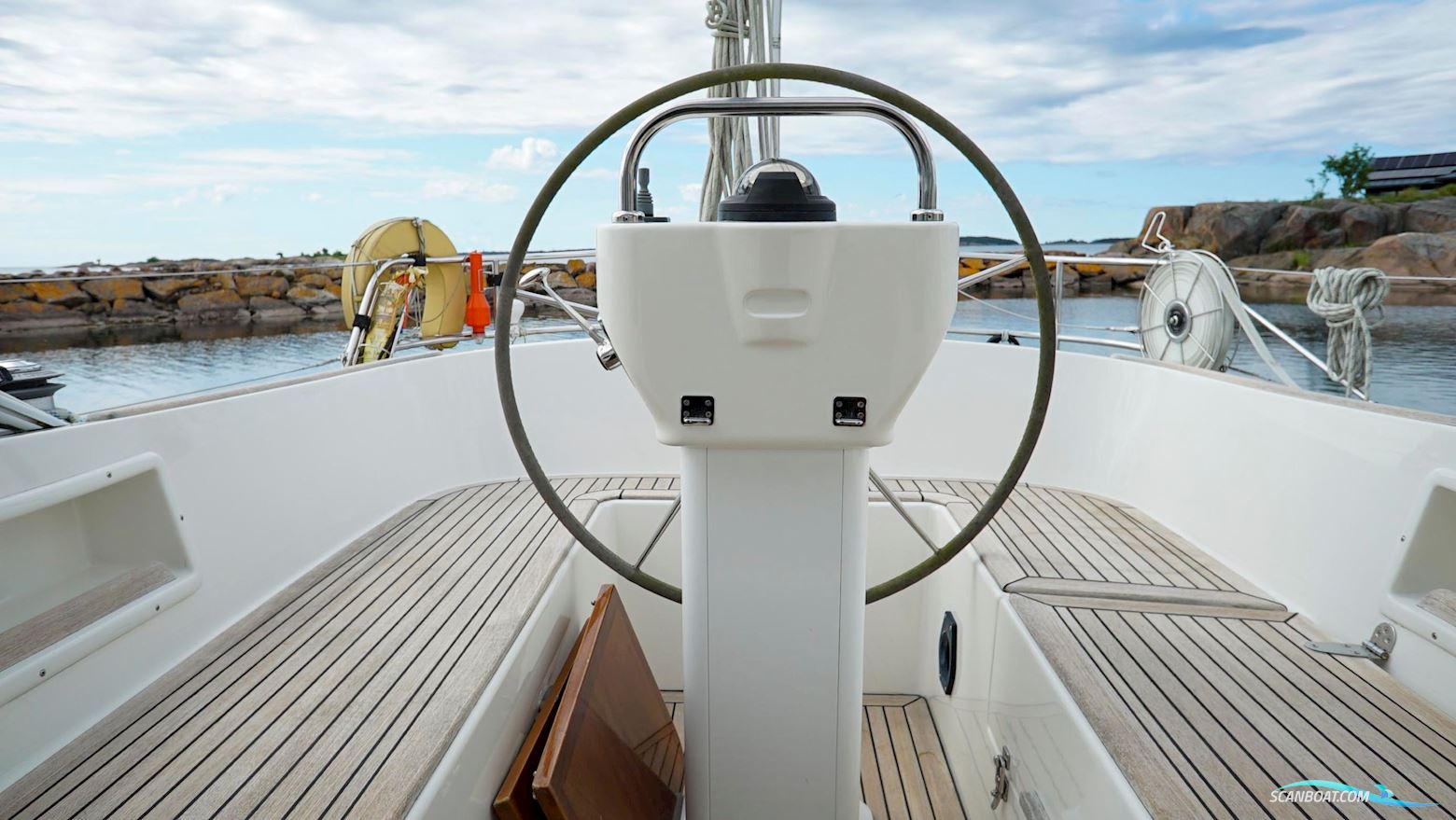 Hallberg-Rassy 37