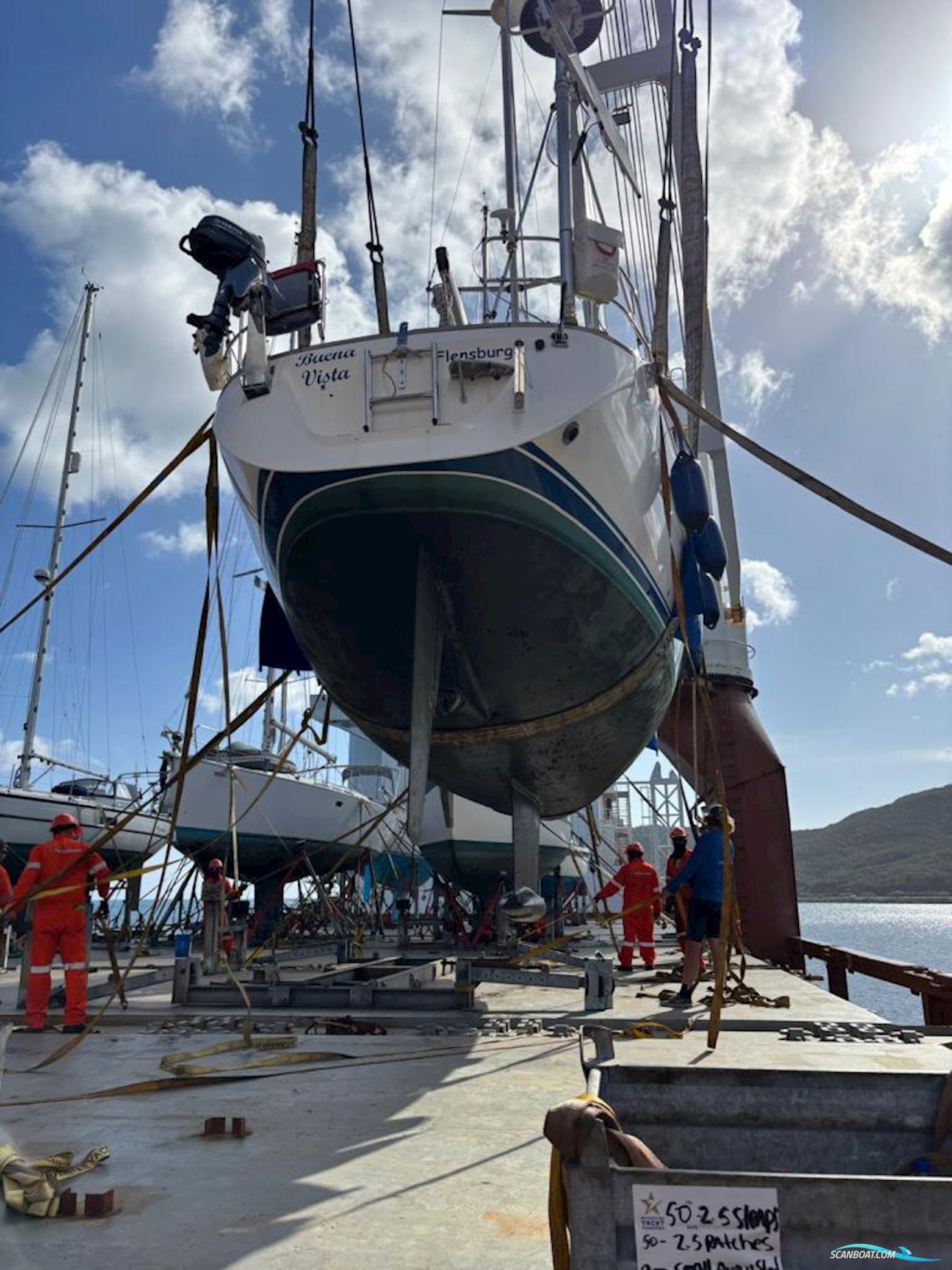 Hallberg-Rassy 37