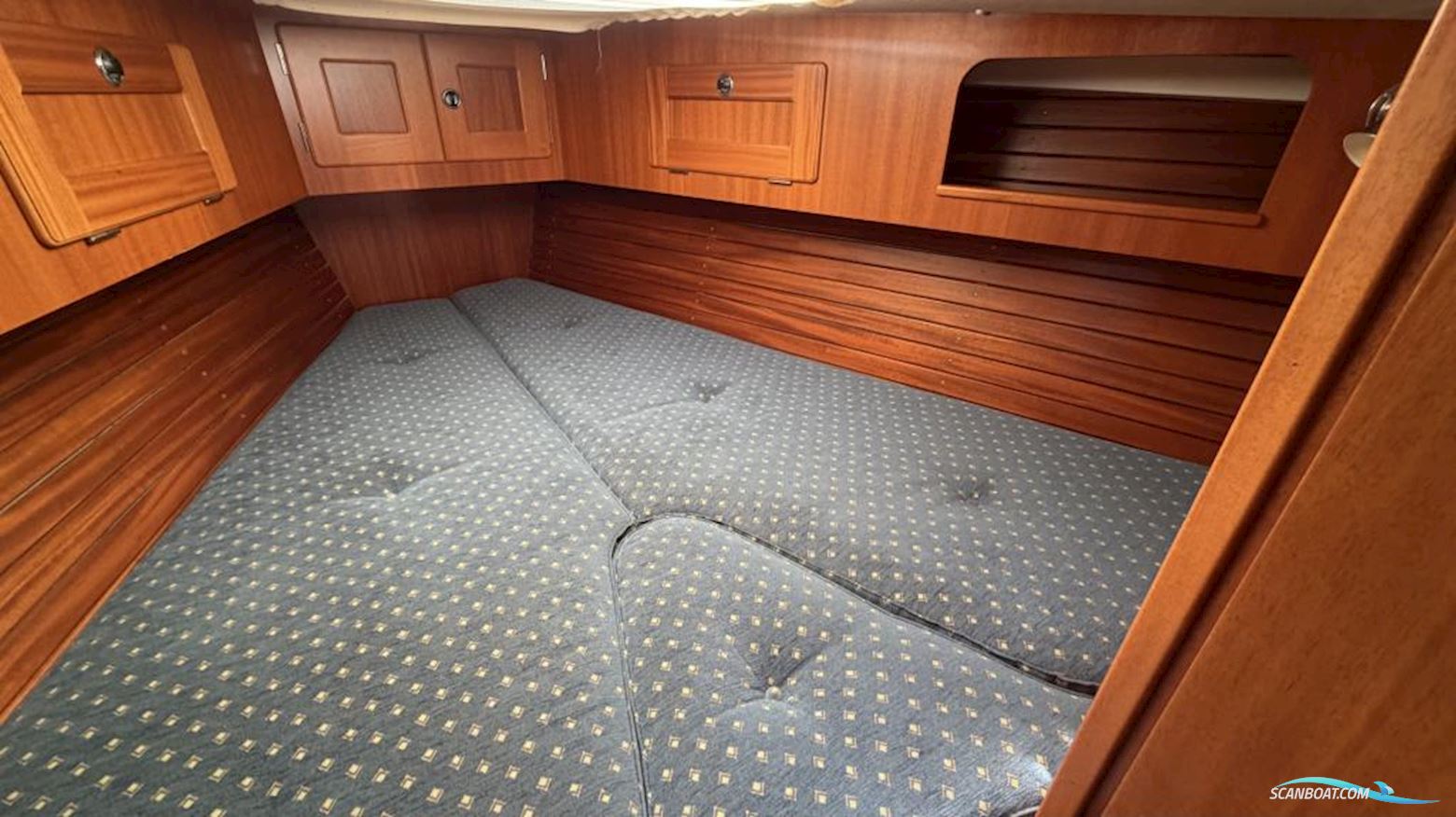 Hallberg-Rassy 37