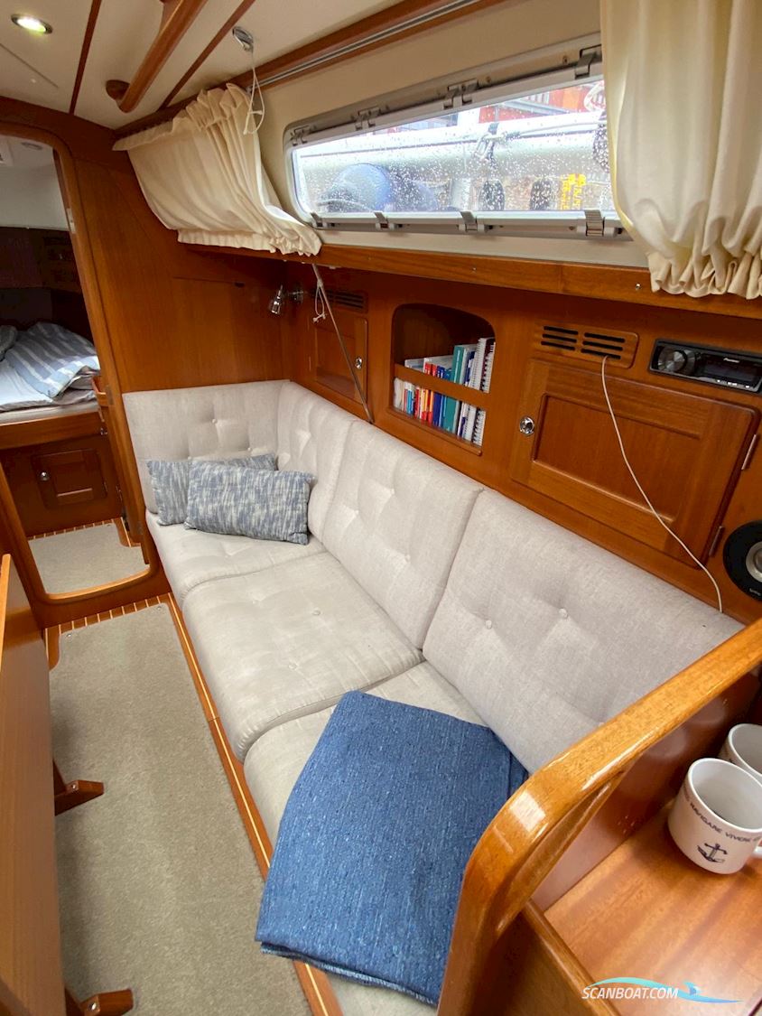 Hallberg-Rassy 372