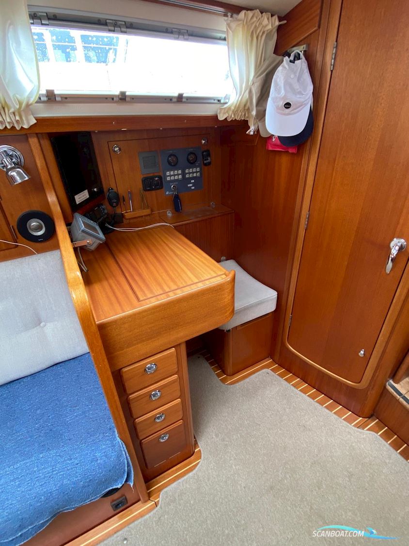 Hallberg-Rassy 372