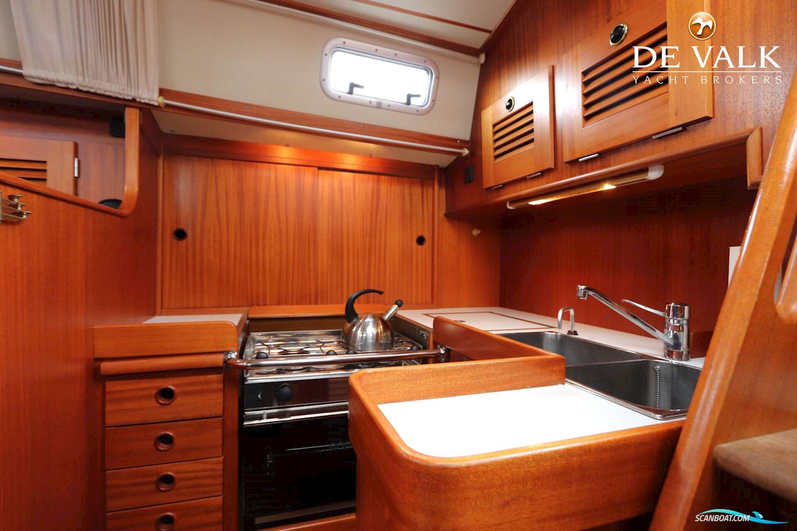 Hallberg Rassy 39