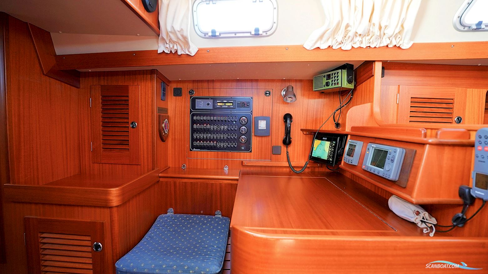 Hallberg-Rassy 39