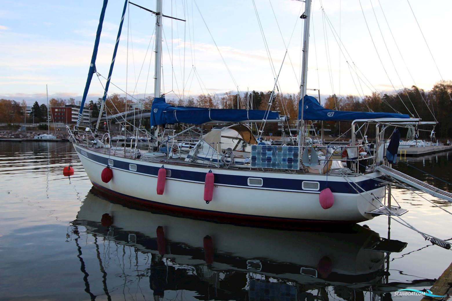 Hallberg-Rassy 42 Ketch
