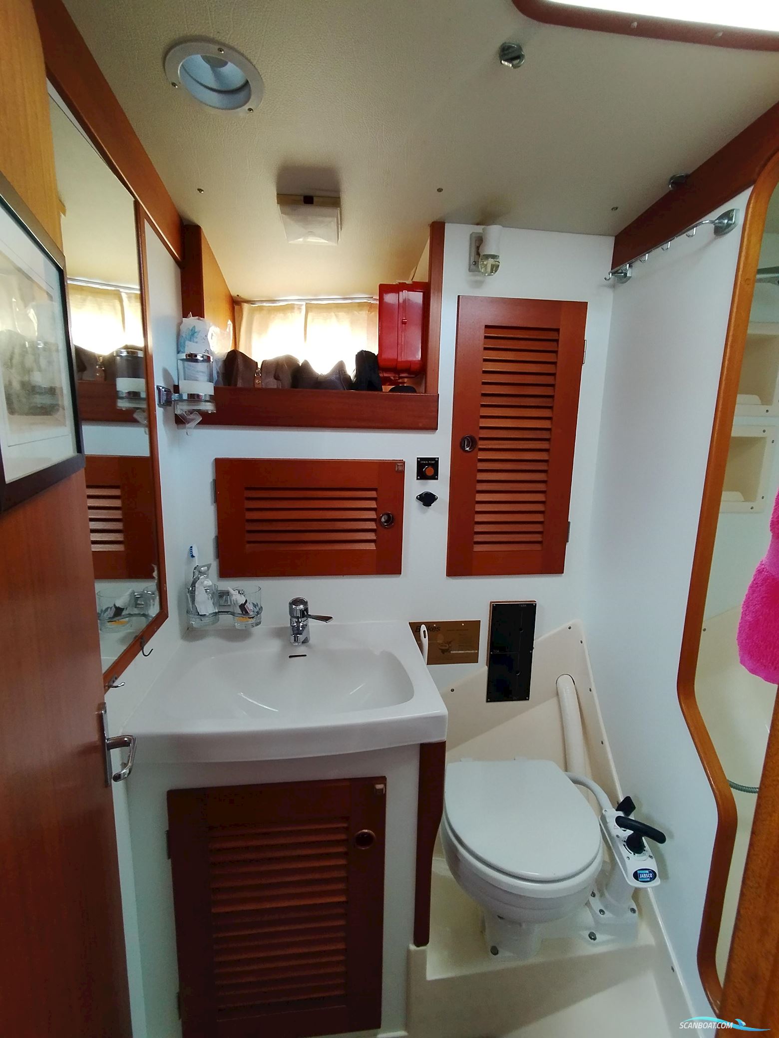 Hallberg-Rassy 42E