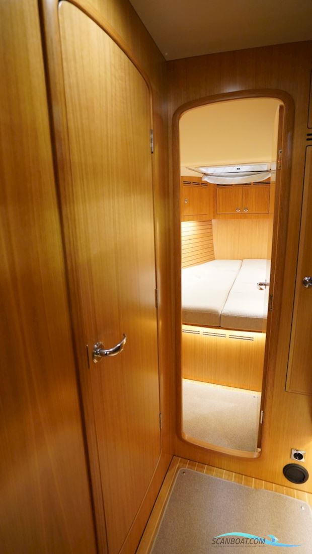 Hallberg-Rassy 44