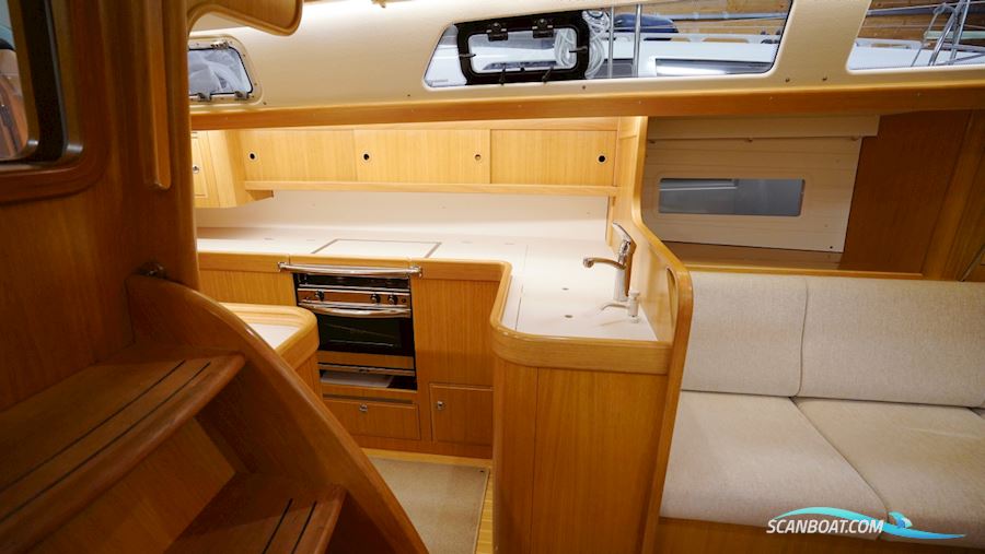 Hallberg-Rassy 44