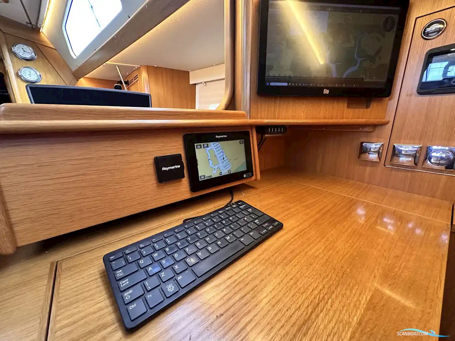 Hallberg-rassy 44