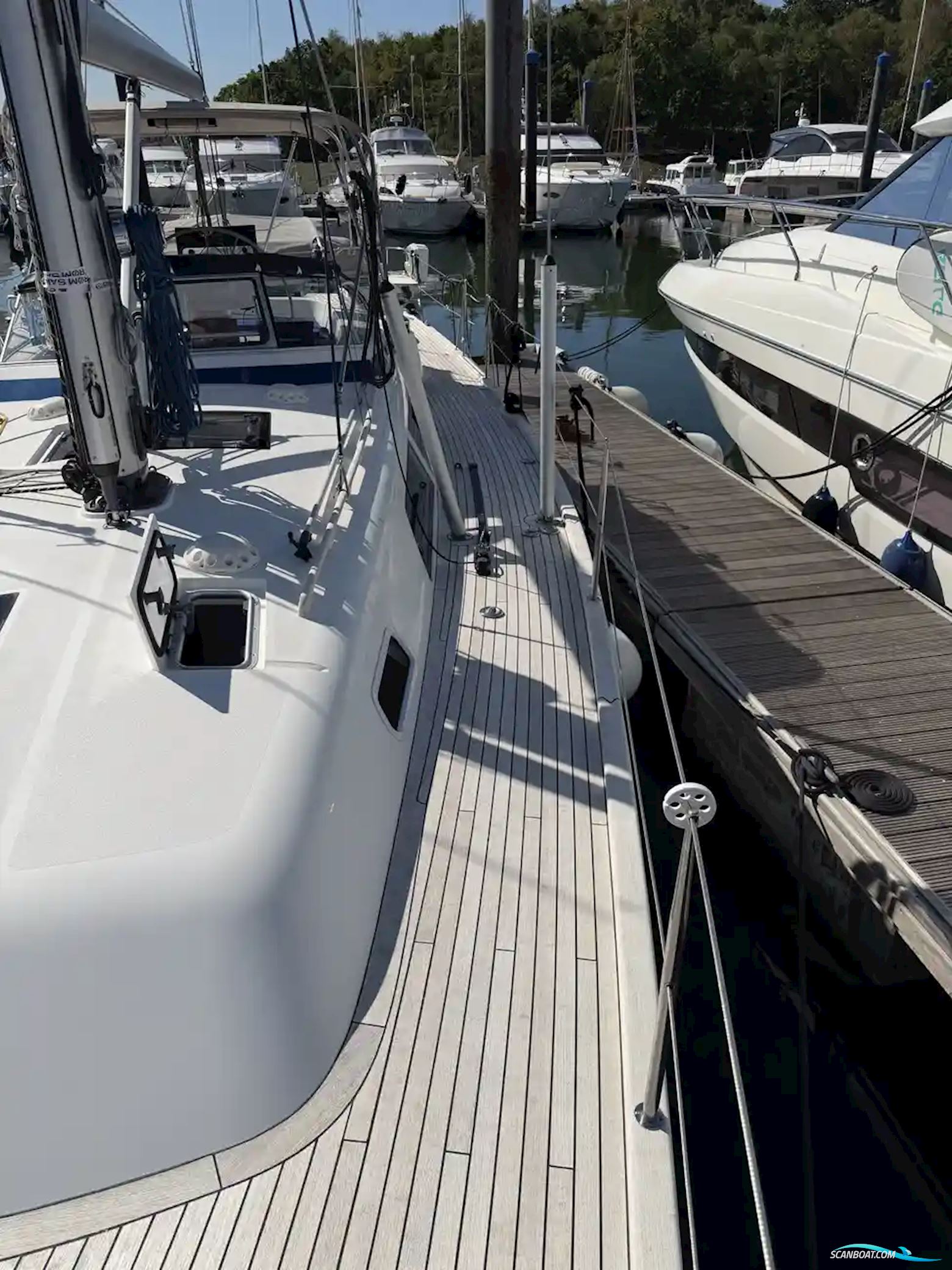 Hallberg-Rassy 44