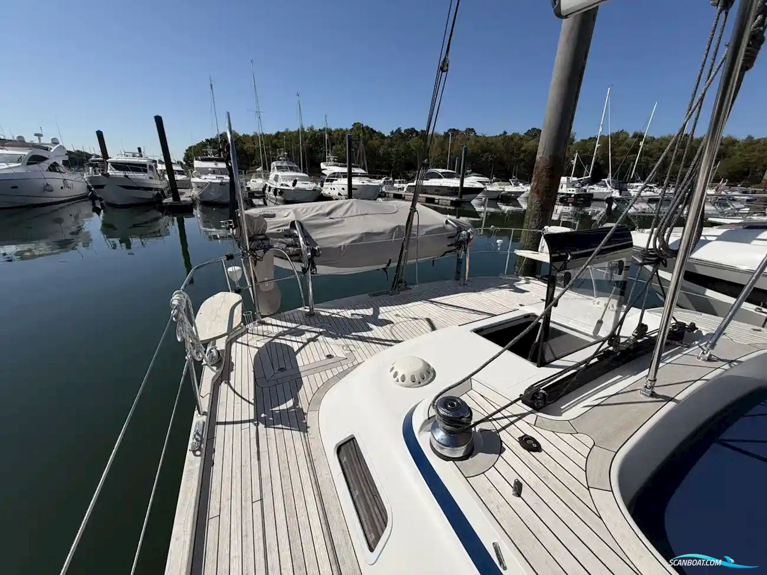 Hallberg-Rassy 44