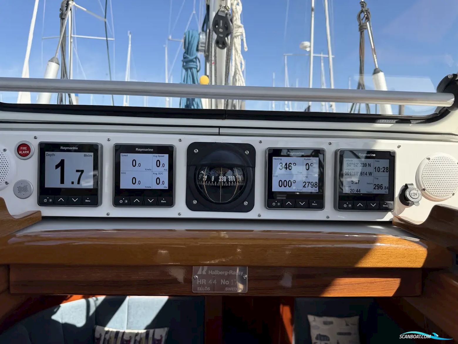 Hallberg-Rassy 44