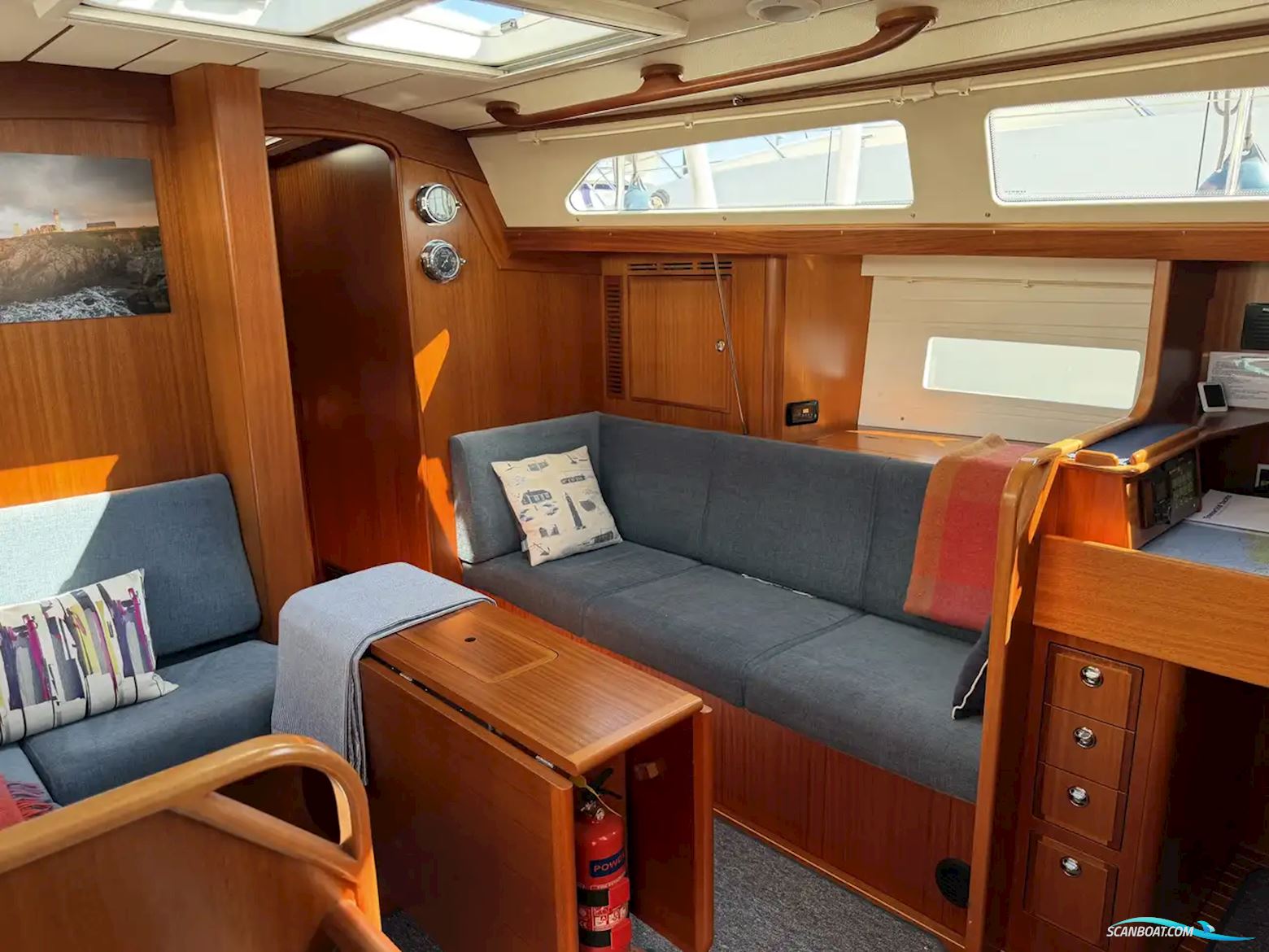 Hallberg-Rassy 44