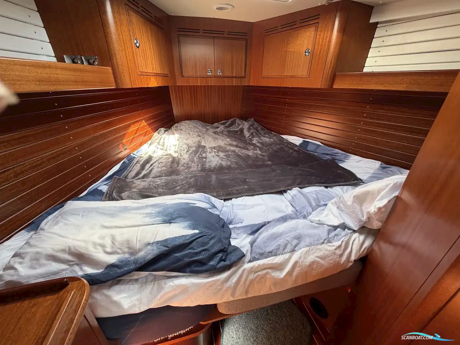 Hallberg-Rassy 44