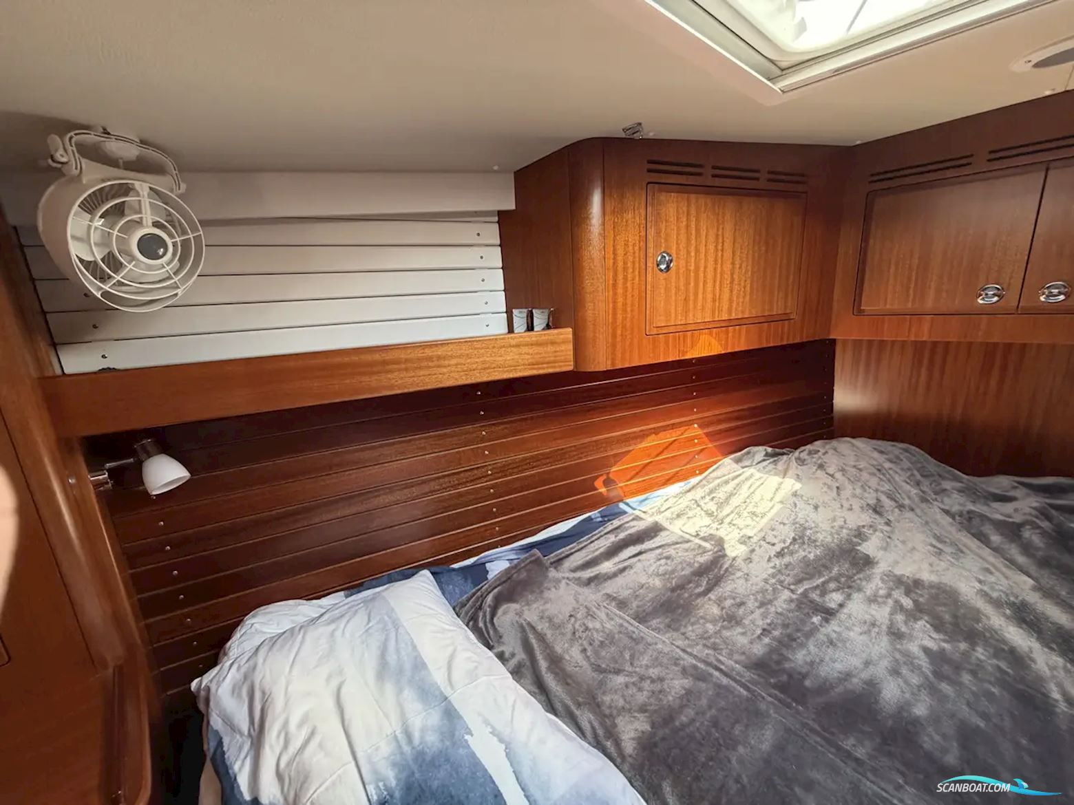 Hallberg-Rassy 44