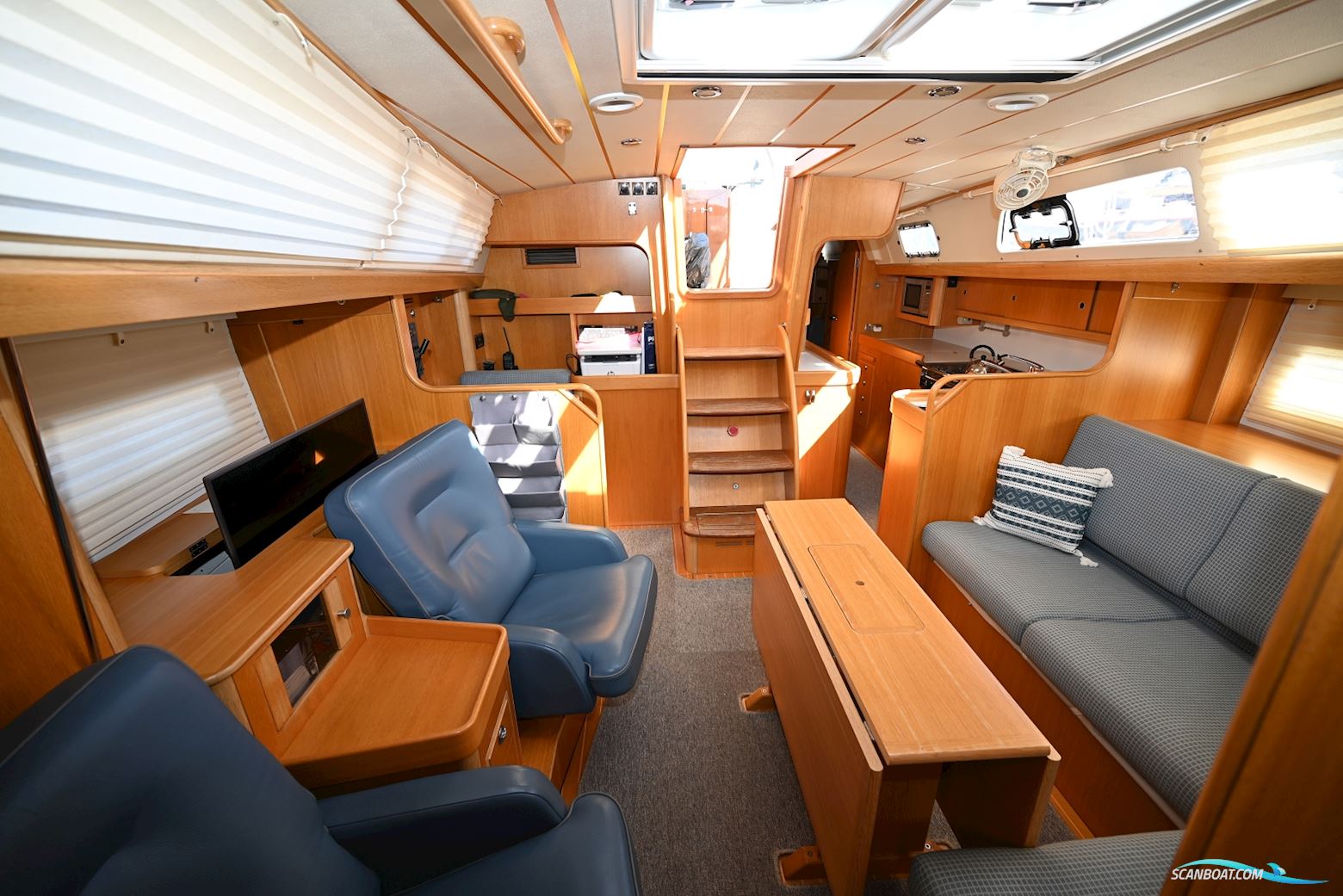 Hallberg Rassy 44