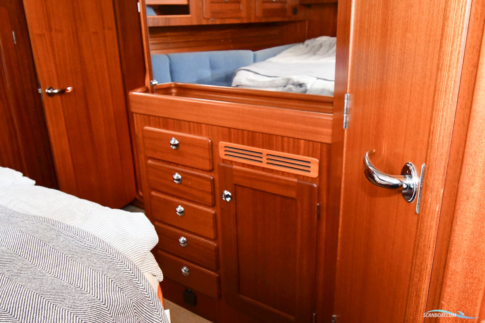 Hallberg-Rassy 48