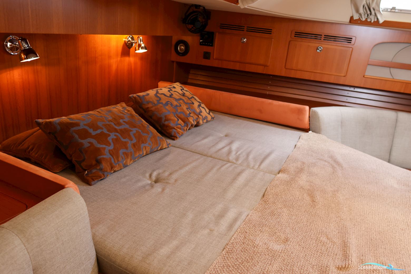 Hallberg-Rassy 54