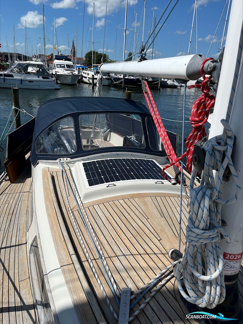 Hallberg-Rassy Mistress 32