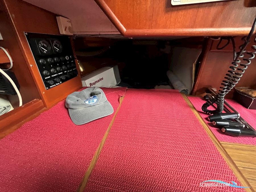 Hallerg Rassy 29