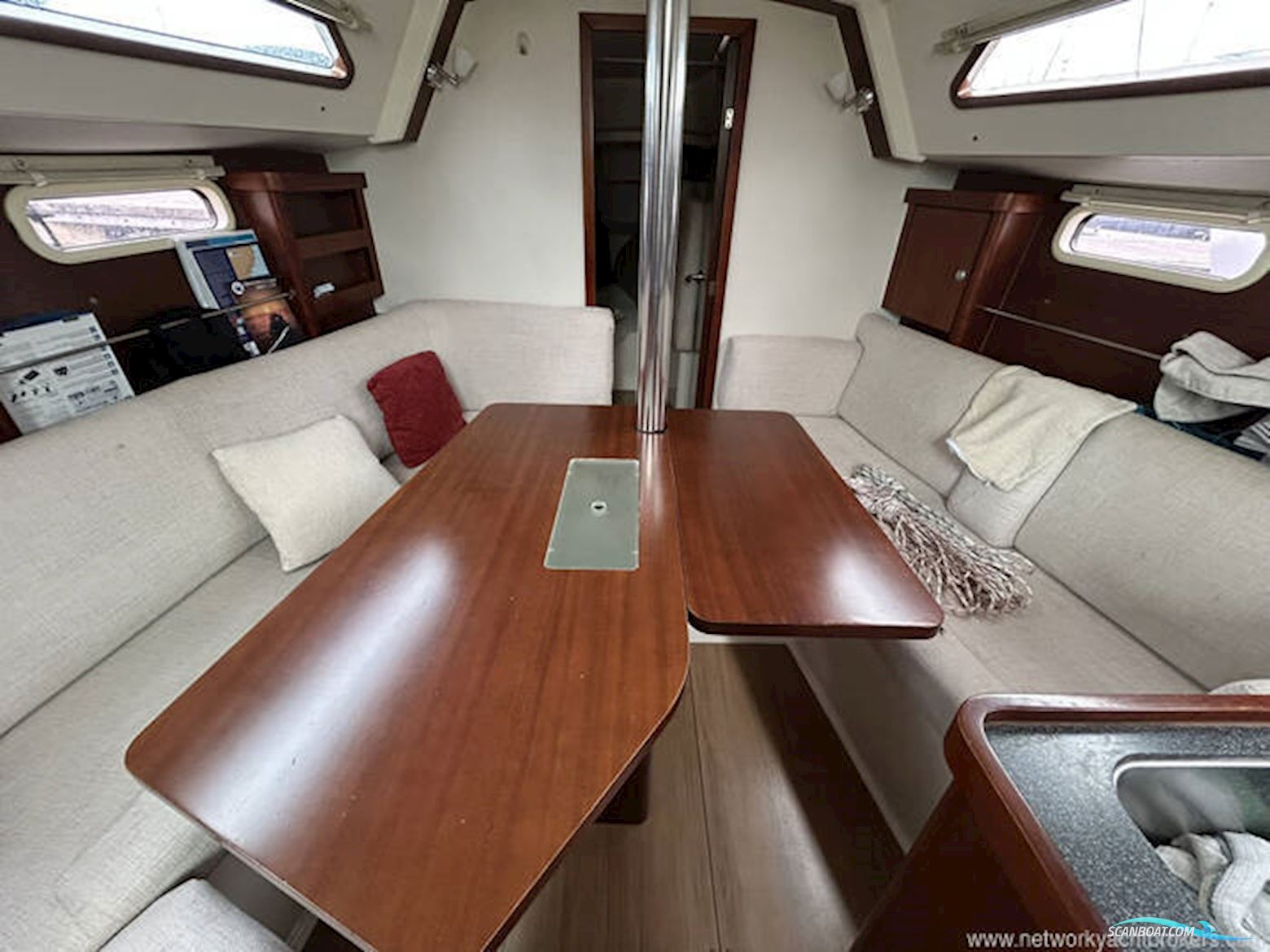 Hanse 320