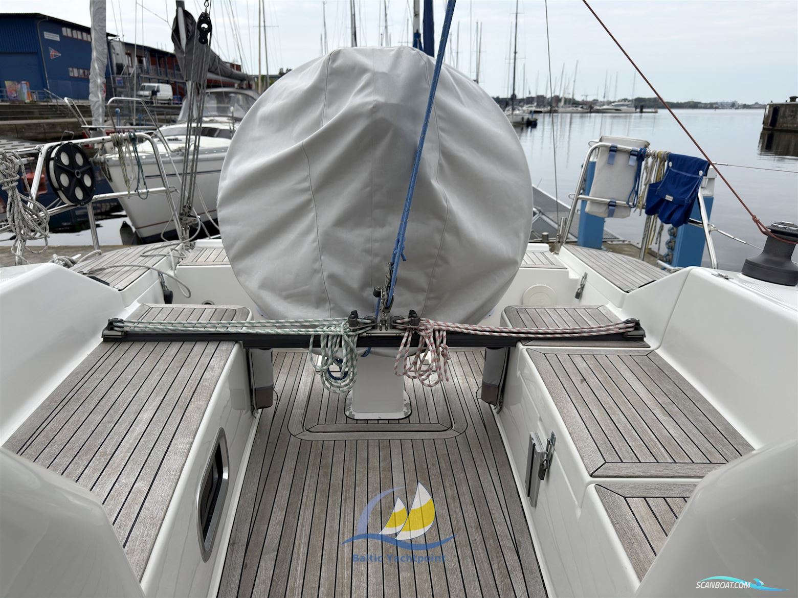 Hanse 320