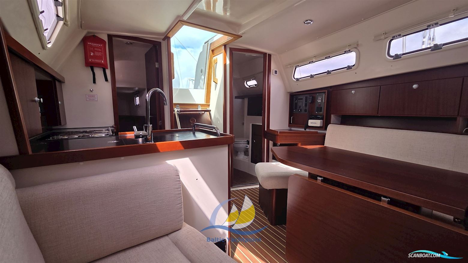 Hanse 320