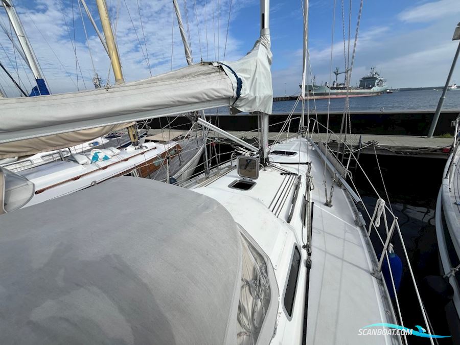Hanse 331