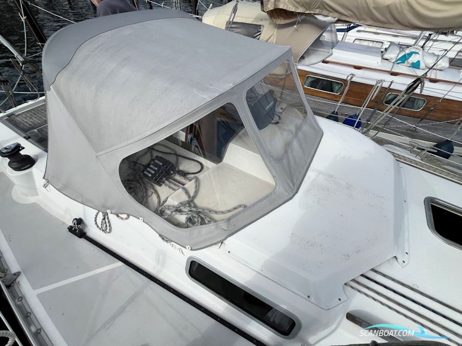 Hanse 331