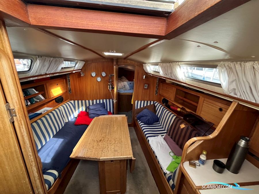 Hanse 331