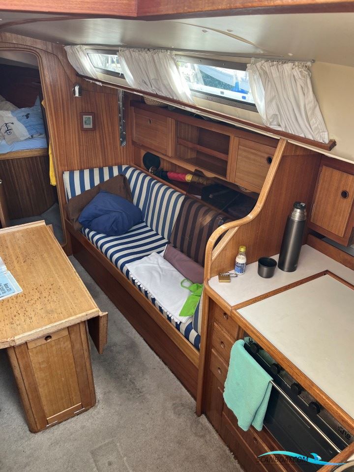 Hanse 331